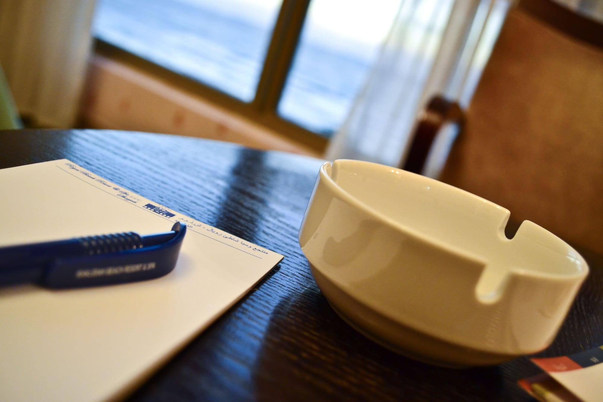 Sahara Beach Resort&Spa Schardscha Exterior foto A white ashtray