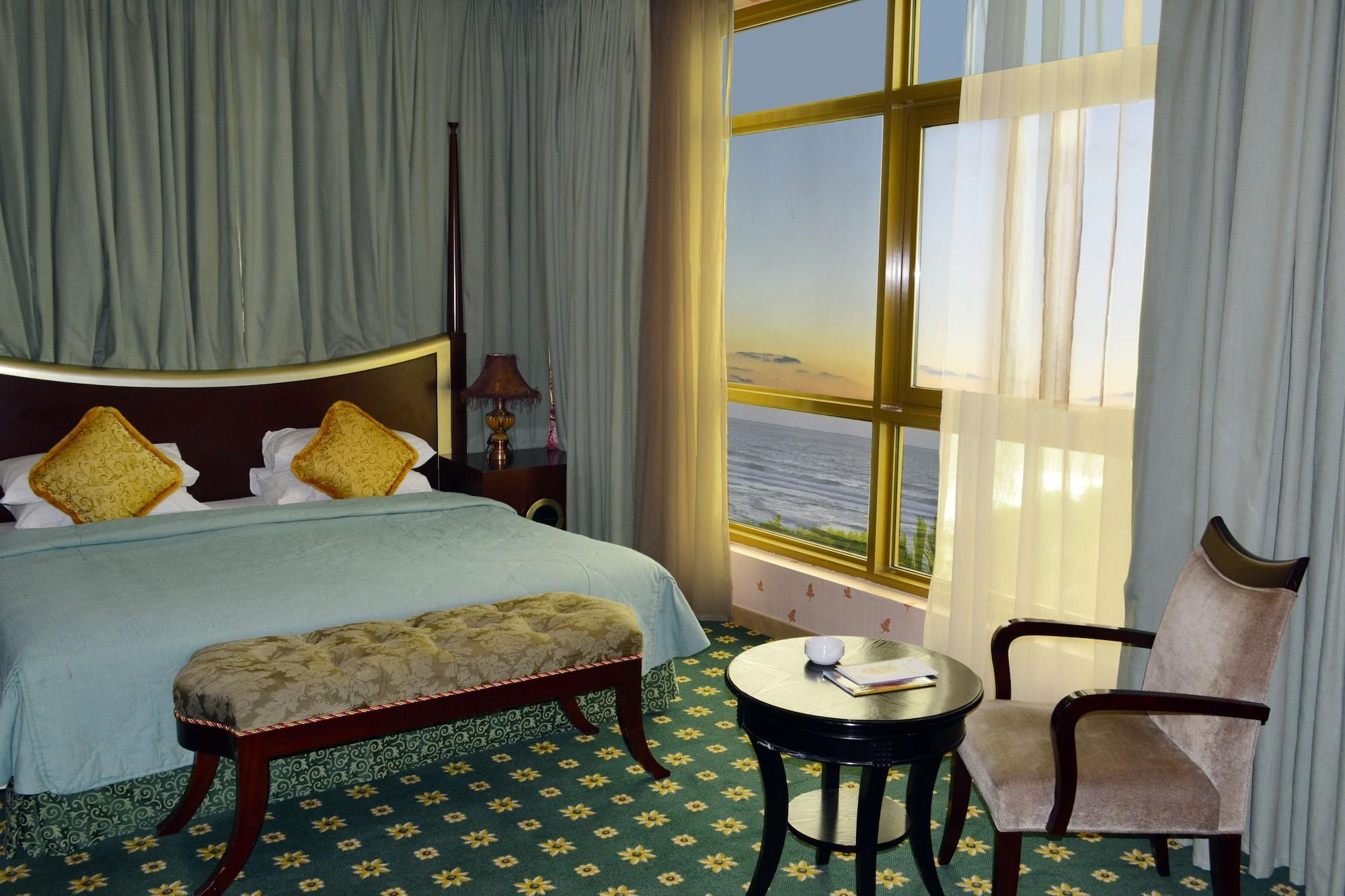 Sahara Beach Resort&Spa Schardscha Exterior foto A bedroom in the hotel