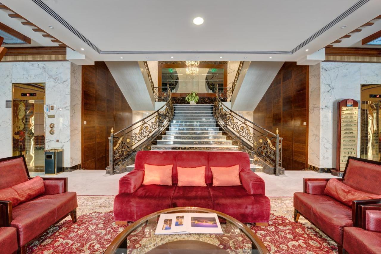 Sahara Beach Resort&Spa Schardscha Exterior foto The lobby of the hotel