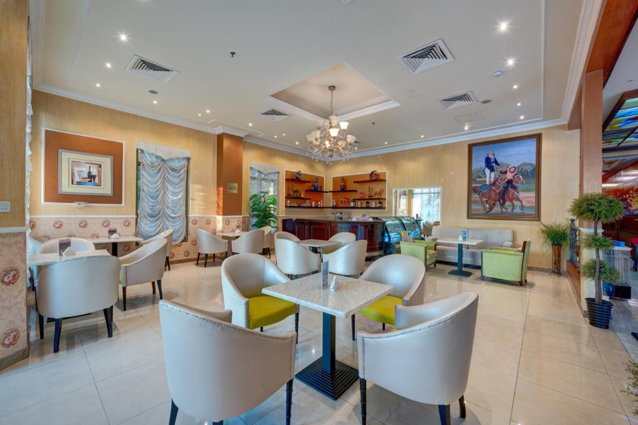 Sahara Beach Resort&Spa Schardscha Exterior foto The lounge at the airport