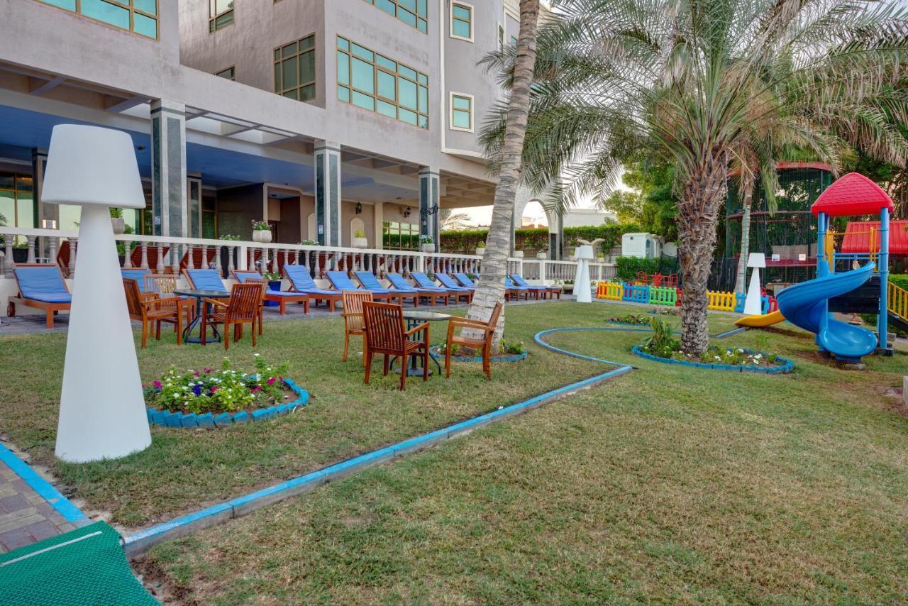 Sahara Beach Resort&Spa Schardscha Exterior foto The school's playground