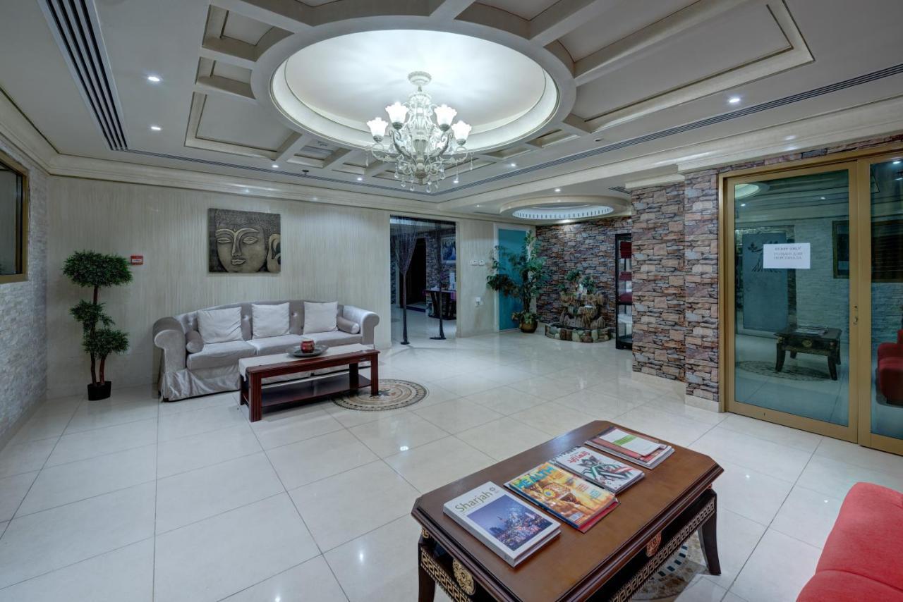Sahara Beach Resort&Spa Schardscha Exterior foto Lobby