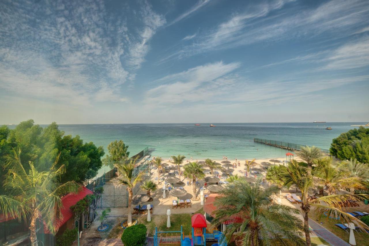 Sahara Beach Resort&Spa Schardscha Exterior foto The beach at Jumeirah Rotana