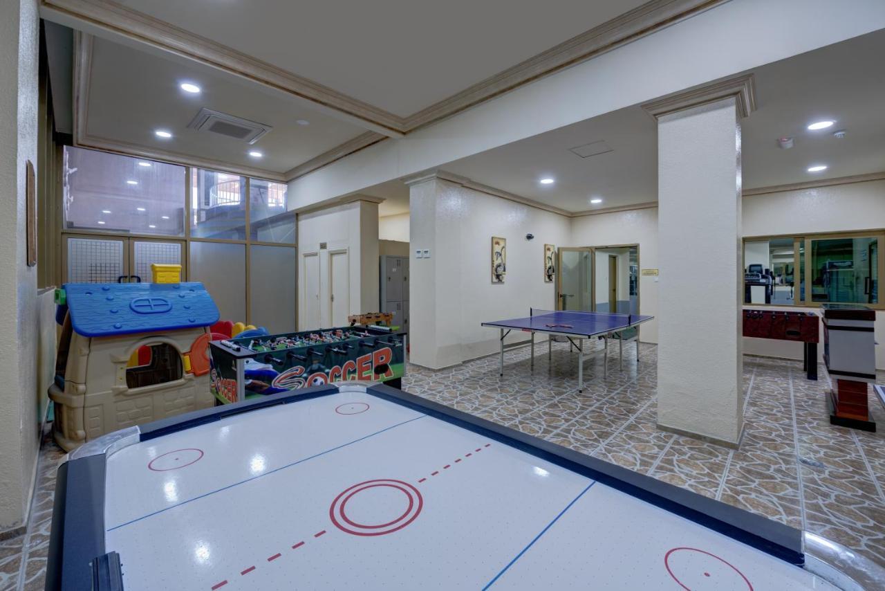 Sahara Beach Resort&Spa Schardscha Exterior foto The game room